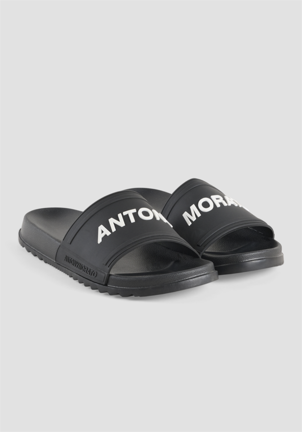 AM CHANCLAS